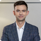 https://920a474c.delivery.rocketcdn.me/wp-content/uploads/2025/06/Krystian-Bartczak.png